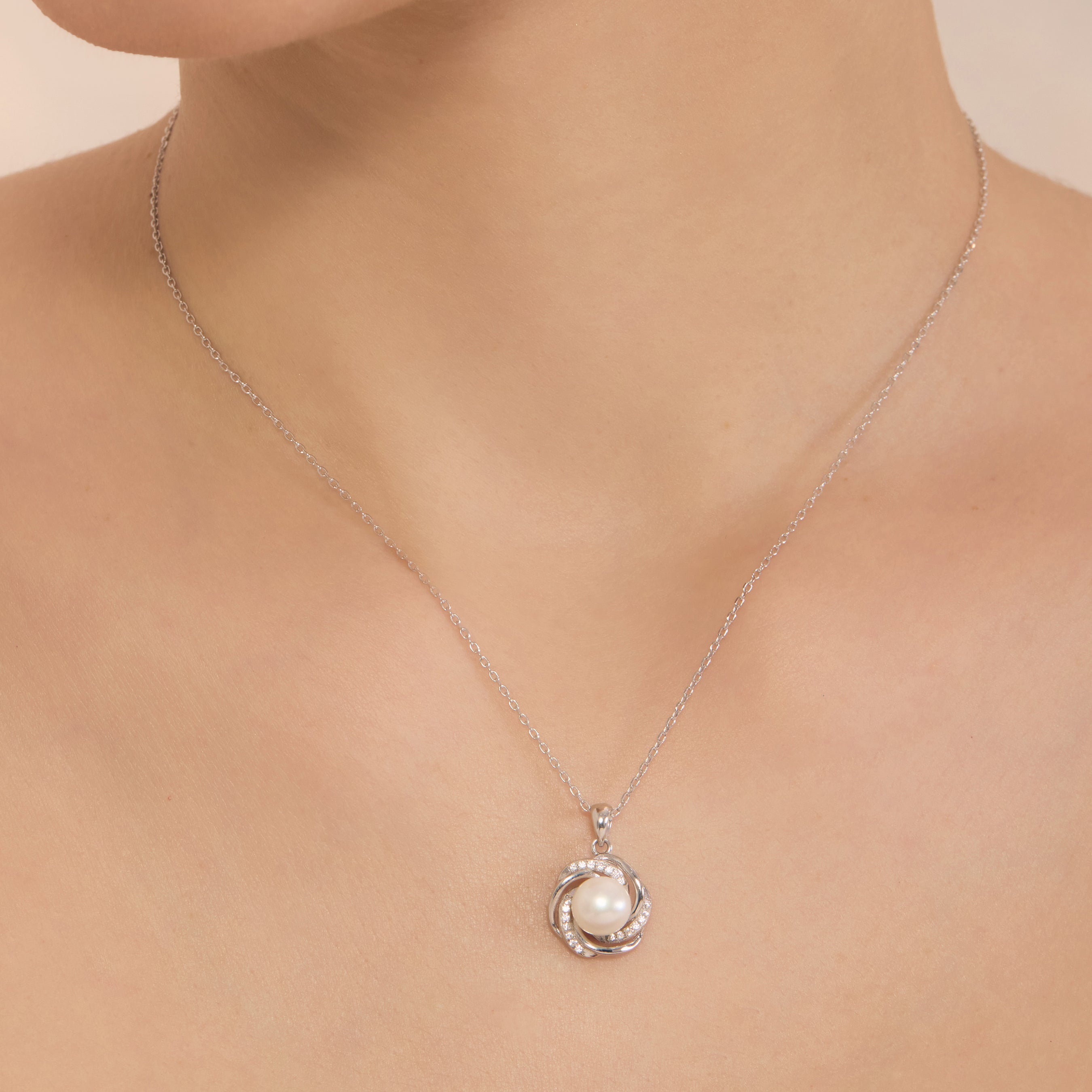 Perfect Bloom Pearl Necklace