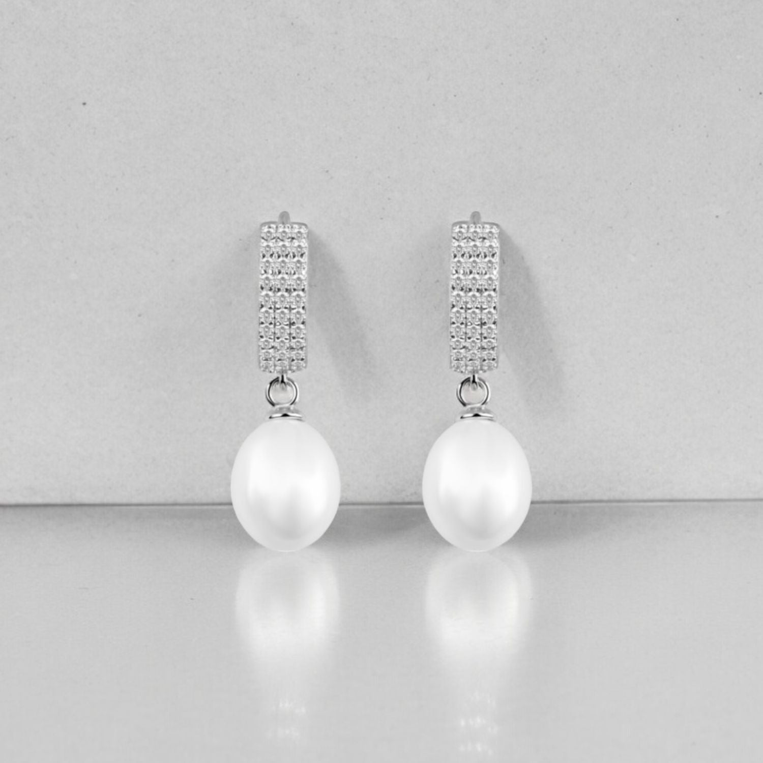 Chic Pearl Earrings